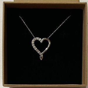 🆕 Women’s heart shape sterling silver necklace